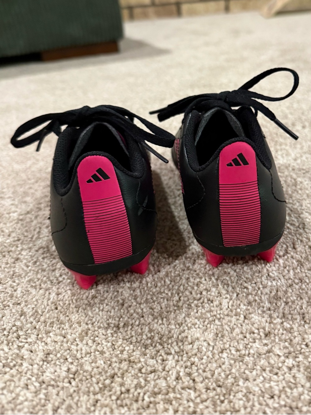 Adidas Girls Soccer Cleats - Picture 3 of 6